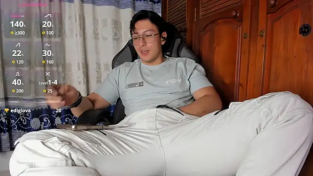 Snapshot of Amon__ashford chatting on February 3, 1:26 am Amon ashford online show from February 3, 1:26 am