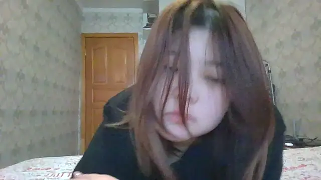 Snapshot of elysiann3 chatting on February 22, 7:34 am elysiann3 online show from February 22, 7:34 am