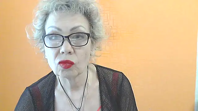 NessyJenixs online show from April 16, 8:26 am