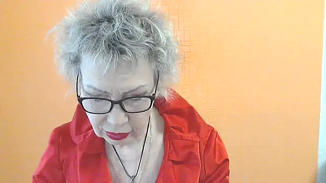 NessyJenixs online show from April 19, 7:40 am