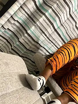 theprettysoles online show from November 1, 7:10 am