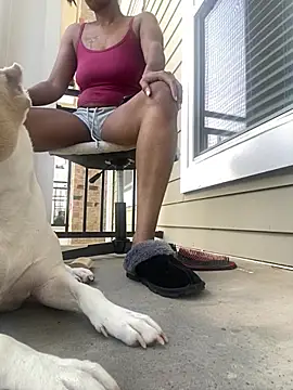 theprettysoles online show from April 18, 7:51 pm