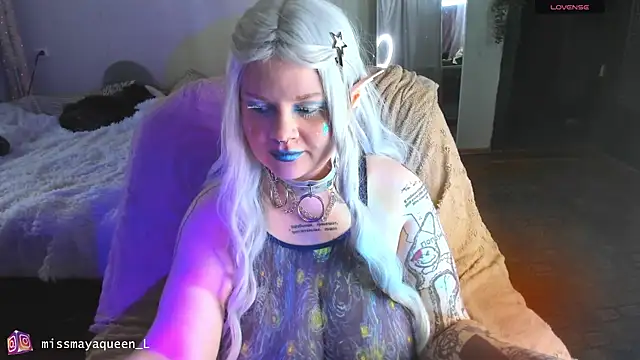 Snapshot of missmayaqueen chatting on July 16, 12:33 pm missmayaqueen online show from July 16, 12:33 pm