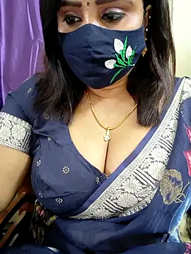 Queenflowerr online show from March 11, 6:47 pm