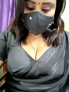 Queenflowerr online show from March 29, 4:40 pm