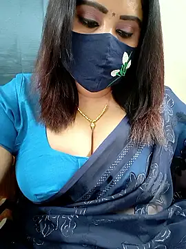 Queenflowerr online show from May 14, 6:26 pm