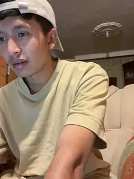 Snapshot of sebaxx8_ chatting on February 24, 4:49 am sebaxx8 online show from February 24, 4:49 am