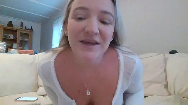 Snapshot of Delilahs_Playtime chatting on October 23, 4:06 pm Delilahs Playtime online show from October 23, 4:06 pm