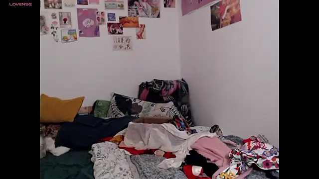 AdorahB3ll3 online show from December 2, 8:15 pm