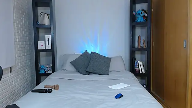 issa--love online show from October 24, 9:17 am