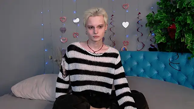 Snapshot of DemianEnglen chatting on February 20, 3:01 am DemianEnglen online show from February 20, 3:01 am