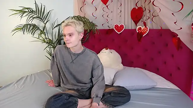 Snapshot of DemianEnglen chatting on February 21, 8:49 pm DemianEnglen online show from February 21, 8:49 pm