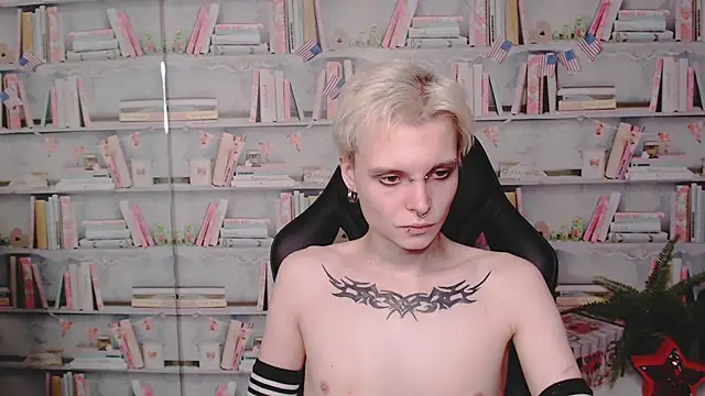 Snapshot of DemianEnglen chatting on March 3, 2:47 am DemianEnglen online show from March 3, 2:47 am