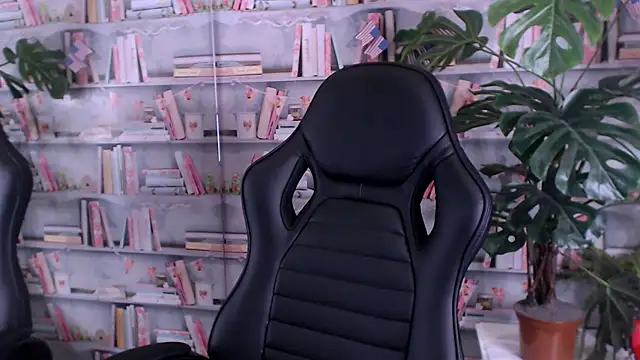 Snapshot of DemianEnglen chatting on March 20, 8:42 am DemianEnglen online show from March 20, 8:42 am