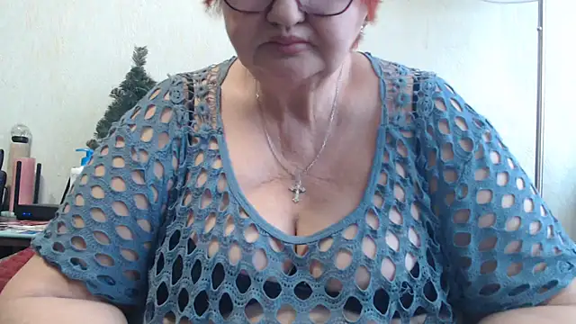 DeniseeRosea online show from March 20, 1:15 pm