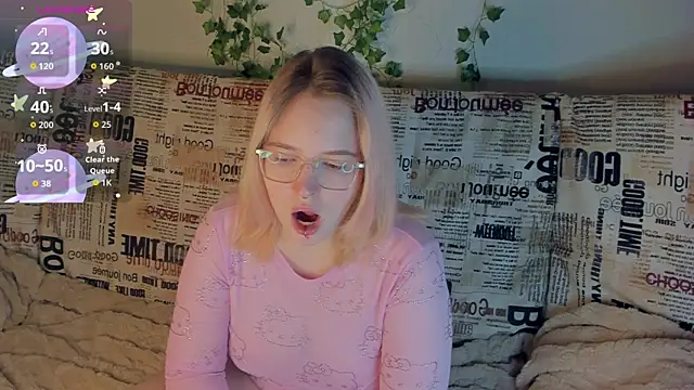 Snapshot of Manic_pixie_ chatting on September 19, 3:56 pm Manic pixie online show from September 19, 3:56 pm