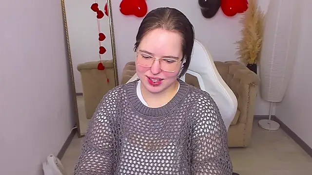 Snapshot of Manic_pixie_ chatting on February 11, 3:39 pm Manic pixie online show from February 11, 3:39 pm