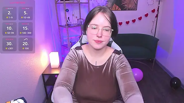 Snapshot of Manic_pixie_ chatting on February 25, 3:43 pm Manic pixie online show from February 25, 3:43 pm