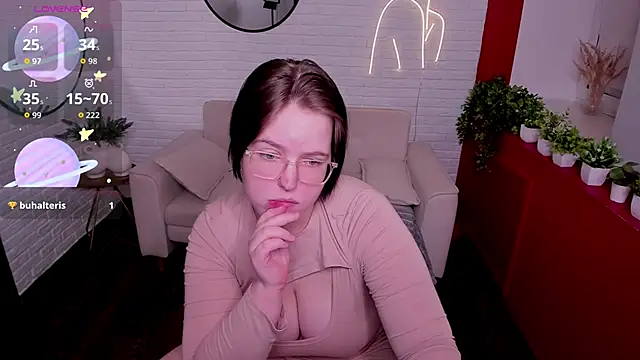 Snapshot of Manic_pixie_ chatting on March 1, 3:47 pm Manic pixie online show from March 1, 3:47 pm