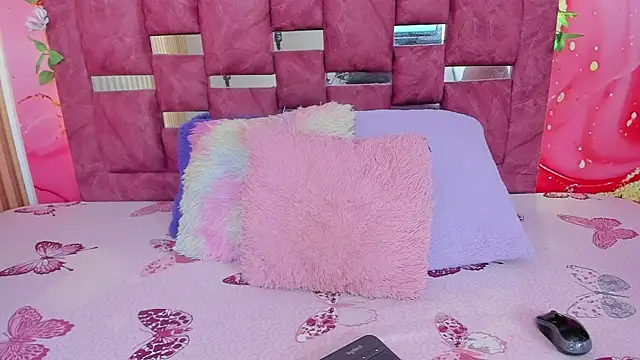 Snapshot of scarlett__evans_ chatting on April 28, 6:35 pm scarlett evans online show from April 28, 6:35 pm