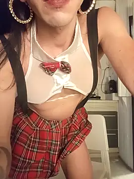 Snapshot of PiccolaDany chatting on October 3, 1:57 am PiccolaDany online show from October 3, 1:57 am