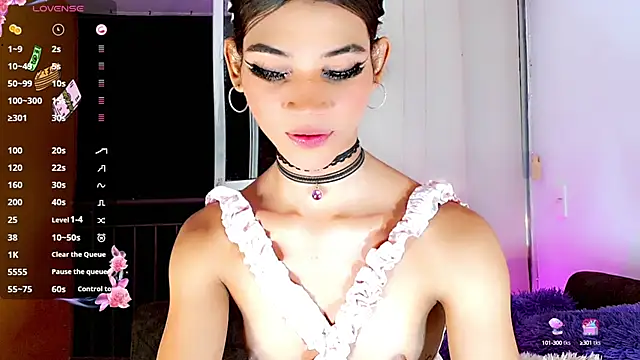 Snapshot of lucyangel_11 chatting on February 5, 5:41 am lucyangel 11 online show from February 5, 5:41 am