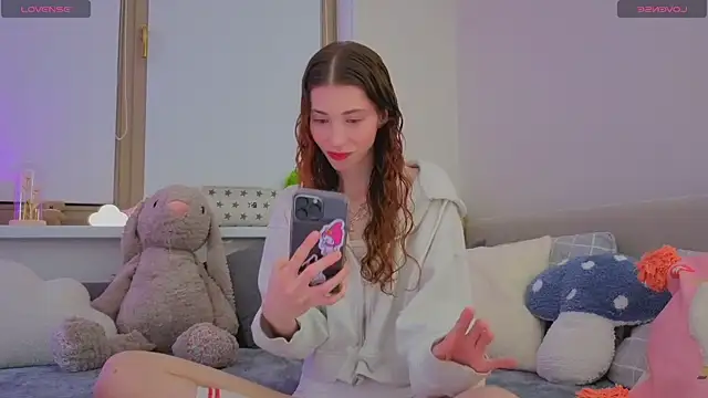 HappyVivy online show from October 6, 8:17 pm