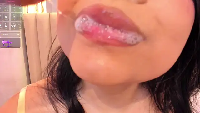 Snapshot of Naomymonroe_ chatting on February 9, 9:41 pm Naomymonroe online show from February 9, 9:41 pm