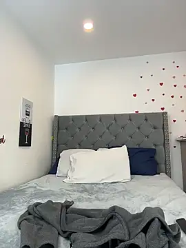 KarlaWild online show from April 10, 5:17 pm