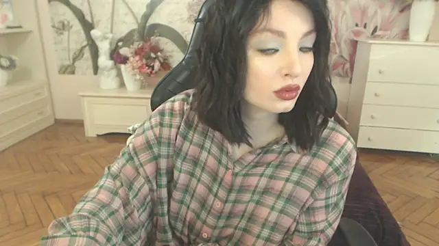 BritneyBarker online show from April 9, 4:12 am