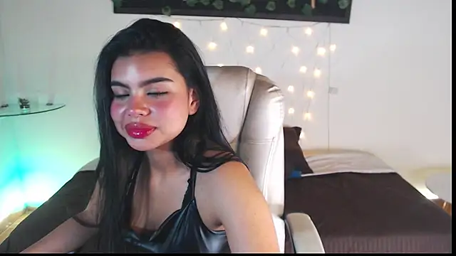 saray  jones online show from February 24, 1:53 pm