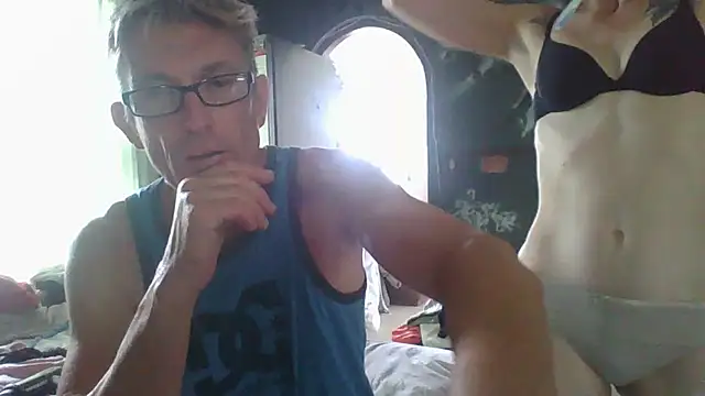 Snapshot of xylegs chatting on February 8, 7:59 am xylegs online show from February 8, 7:59 am