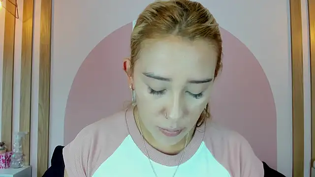 Lannajansen online show from April 13, 3:28 pm