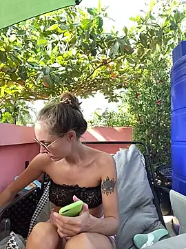 White Lu online show from February 24, 2:20 am