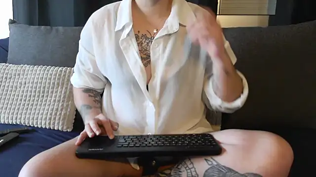 bunnyfox420 online show from March 25, 5:19 pm