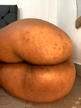 Snapshot of Charlotte_bronxxx chatting on September 14, 6:29 pm Charlotte bronxxx online show from September 14, 6:29 pm