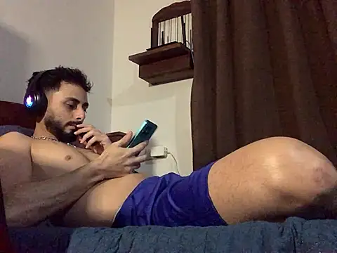 Nooneisthis online show from March 5, 7:37 am