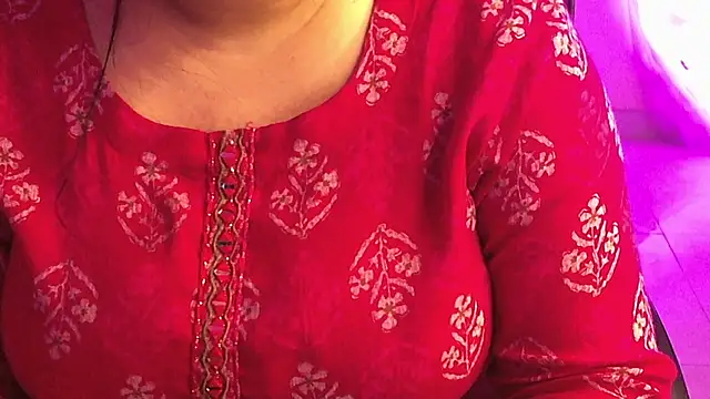 Snapshot of Gagankaur chatting on May 8, 2:06 am Gagankaur online show from May 8, 2:06 am