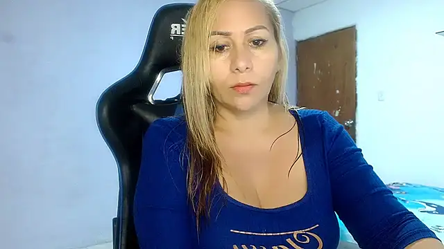 mariana0x online show from March 22, 7:20 pm