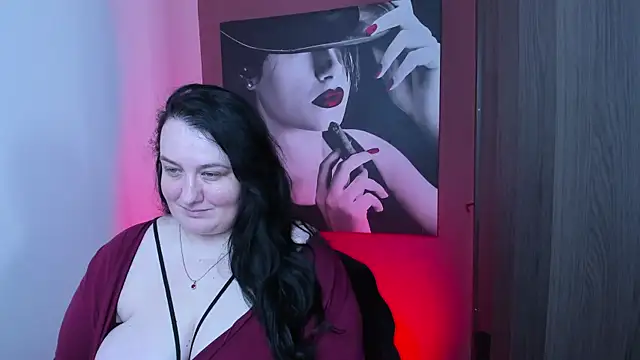 Snapshot of QueenOfHaze chatting on September 28, 7:47 am QueenOfHaze online show from September 28, 7:47 am