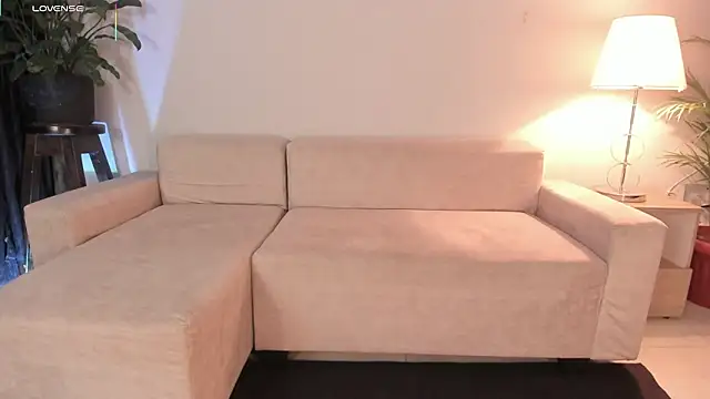 Hannah Jonhson online show from March 12, 5:13 am