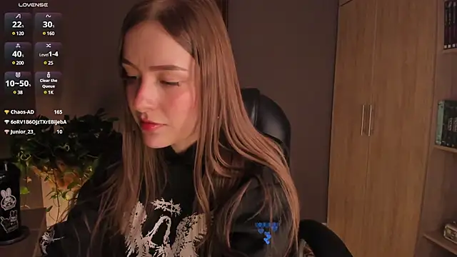 Snapshot of eilynxx chatting on March 7, 3:51 am eilynxx online show from March 7, 3:51 am