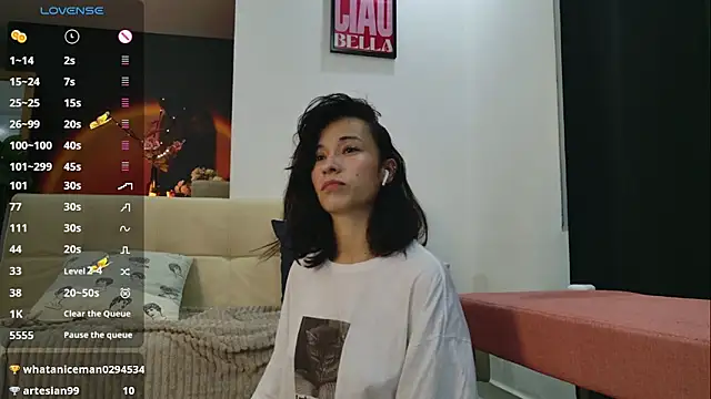 Snapshot of GerberaBlooms77 chatting on February 3, 12:25 am GerberaBlooms77 online show from February 3, 12:25 am