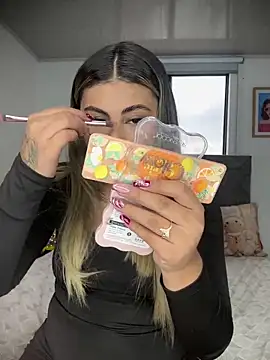 MeganCrow online show from December 18, 9:43 pm