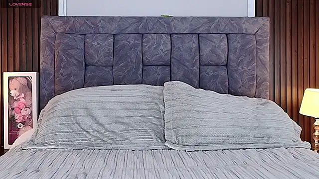 MeganCrow online show from April 15, 4:58 pm