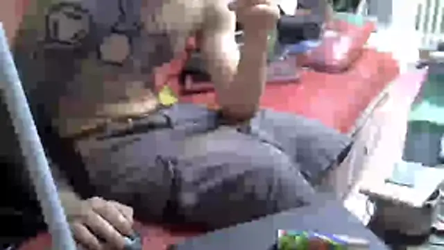 Snapshot of Damn_bro23 chatting on July 14, 10:21 am Damn bro23 online show from July 14, 10:21 am