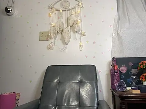 Snapshot of desiiiinigal chatting on February 20, 7:03 pm desiiiinigal online show from February 20, 7:03 pm