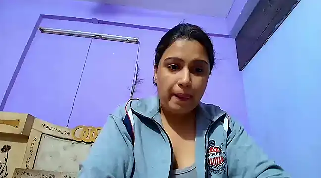 Snapshot of Sophia_James chatting on March 21, 12:06 pm Sophia James online show from March 21, 12:06 pm