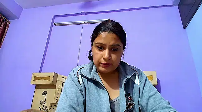 Snapshot of Sophia_James chatting on March 21, 3:13 pm Sophia James online show from March 21, 3:13 pm