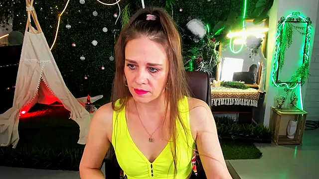 EmiliaBedy online show from March 25, 9:15 am